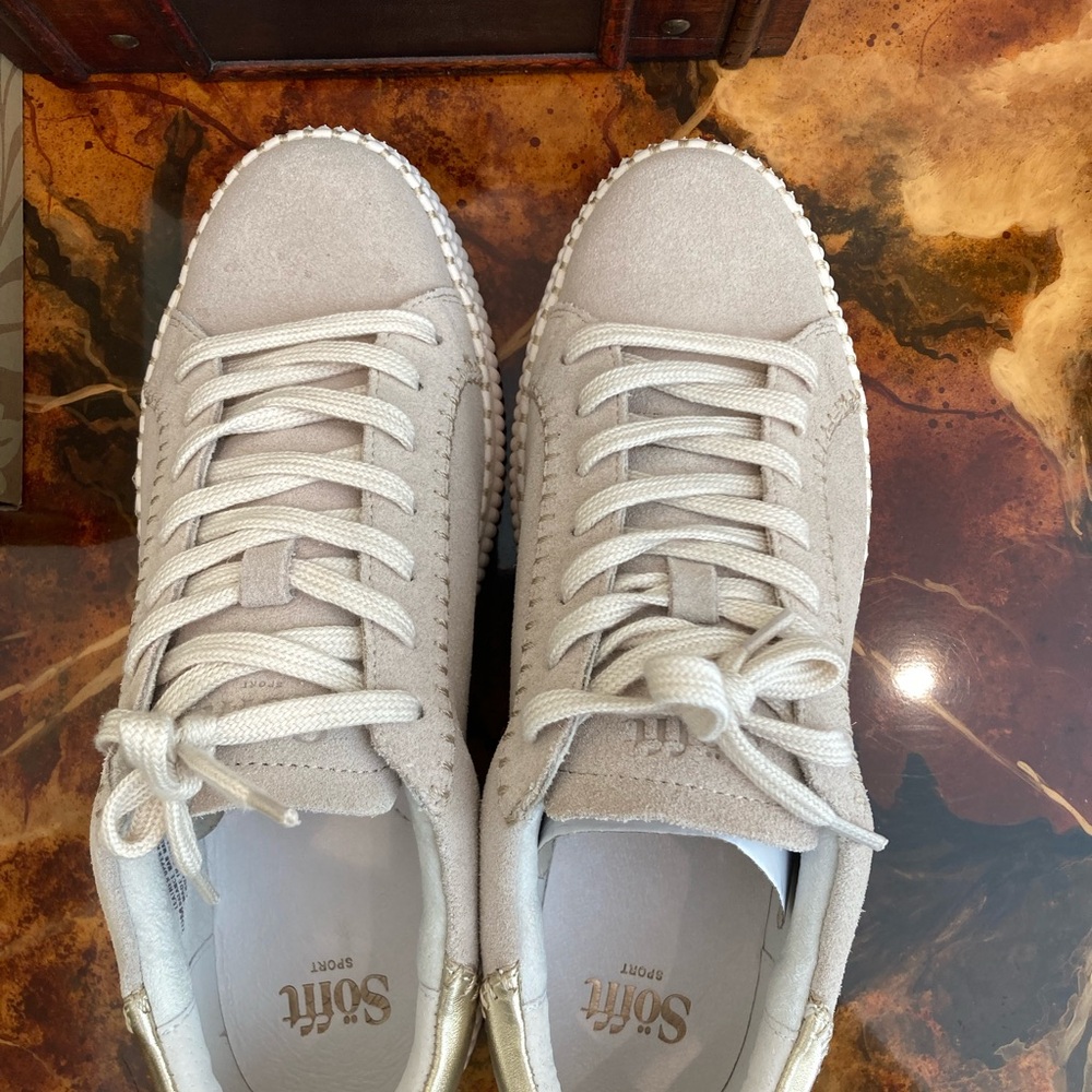 SOFFT NATURAL IVORY SUEDE FRAZIER TENNIS SHOES SNEAKERS GREAT CONDITION